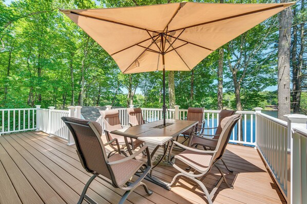 Barrington Vacation Rental | 2BR | 1BA | 1,536 Sq Ft | Stairs Required