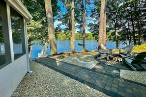 2-Story House | Fire Pit | On-Site Pond Access | Kayaks