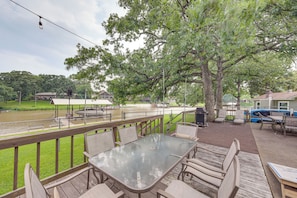 Private Deck | Outdoor Dining Area | Grill