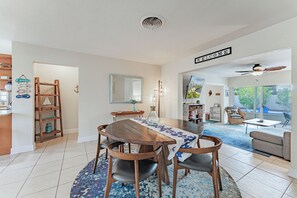 Dinning room (2)