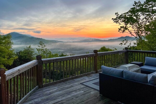Pisgah Forest Vacation Rental | 2BR | 2BA | 1,600 Sq Ft | 6 Steps Required