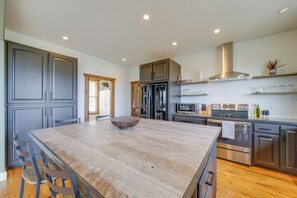 Kitchen | Single-Story Home | Keyless Entry