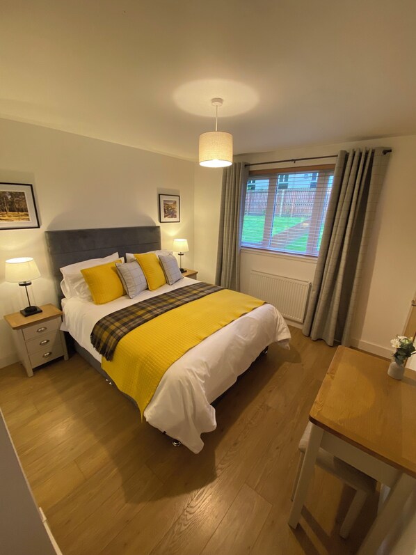 Master Bedroom (1)