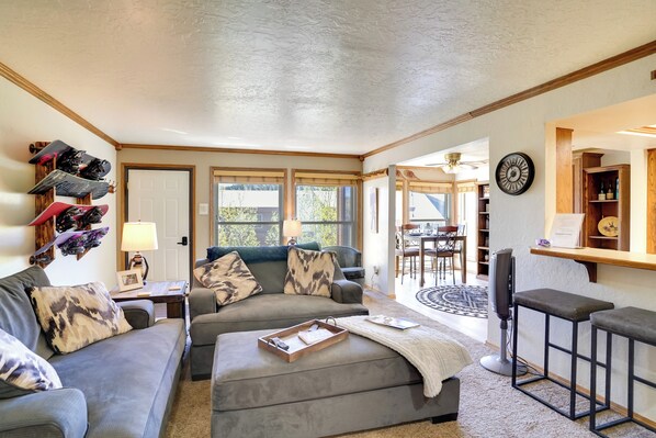 Brian Head Vacation Rental | 1BR | 1BA | 850 Sq Ft | Steps Required