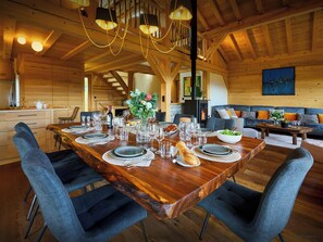 Dining /Lounge