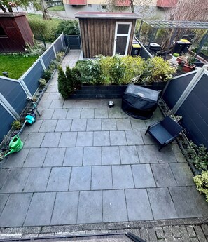 Vom Balkon blich in den Garten