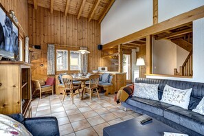 Living-dining room