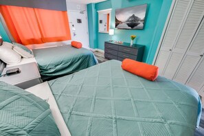 2 Queen Beds in Bedroom, Beautifully Decorated