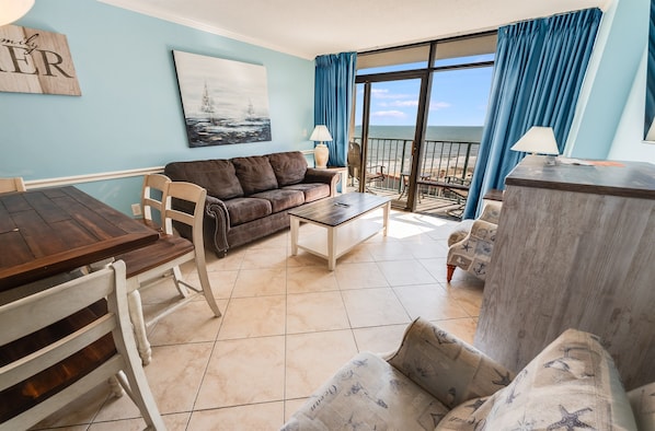 Large Living/Dining Room Area, Beautifully Decorated