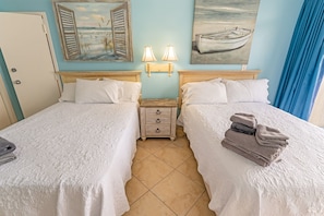Main Bedroom with View of Ocean🌊☀️