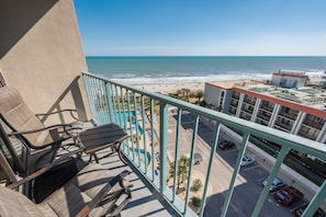 Balcony with Amazing Views of the Ocean