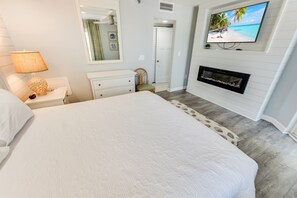 Main Bedroom with King and Views of the Ocean