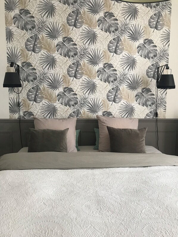 Chambre avec vue jardin_1er étage
Lit double KingSize
Cheminée
Penderie