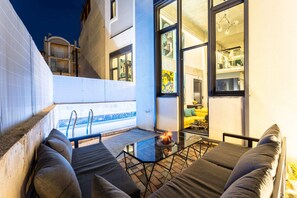 Exterior patio and private pool of the loft