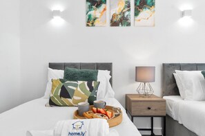 Bedroom with single beds