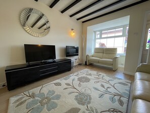 Living Room / Lounge
