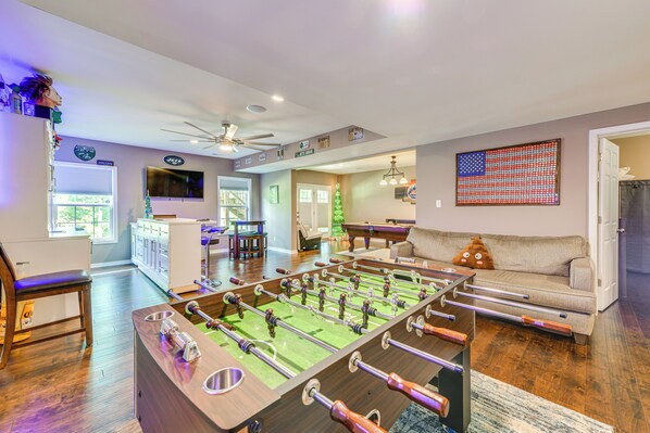 Chester Vacation Rental | 5BR | 3.5BA | 4,500 Sq Ft | 5 Steps Required