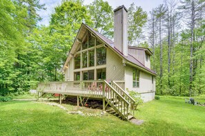Cabin Exterior | Furnished Deck