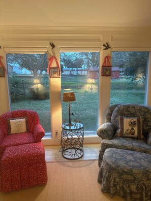 A couch with a view! Yep, that’s Round Top’s main square.