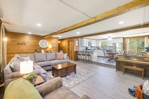 Open concept to enjoy family or friends time together