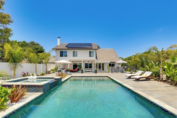 Oceanside Vacation Rental | 4BR | 3.5BA | 3,100 Sq Ft | 2 Steps to Enter