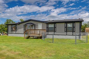 Home Exterior | Dog Pen