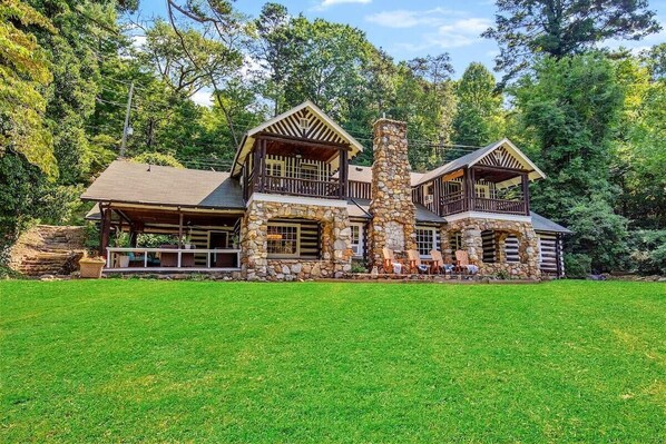 Welcome to Magnolia Lodge!