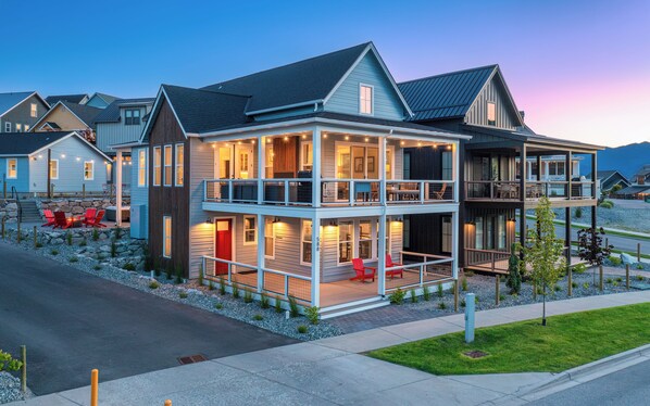 Welcome to La Vie Est Belle with its two 425 sqft wrap-around decks.