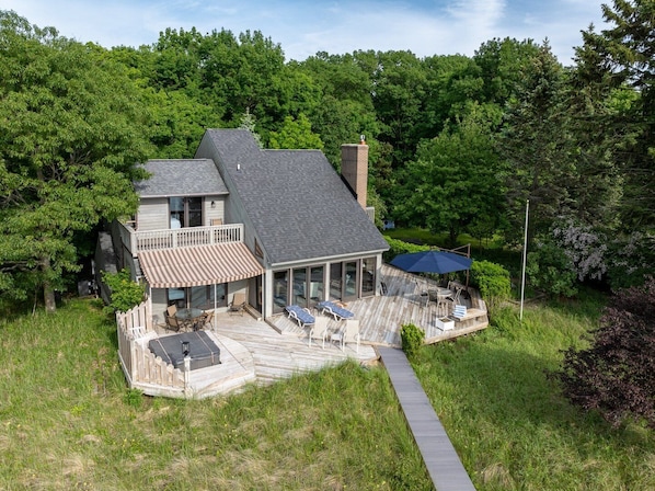 Welcome To The Cottage At Holland Shores!