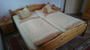 Doppelbett Schlafzimmer