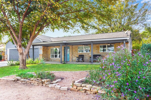 Welcome to Howdy House!