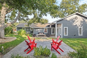 Private outdoor living space to enjoy the Hill Country landscape