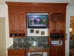 Kitchen Area - Work staion