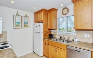 Kitchen - Fully equipped kitchen