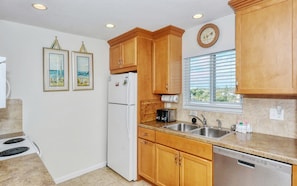 Kitchen - Fully equipped kitchen