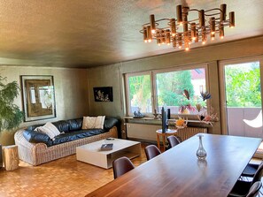 Grosses Designer-Wohnzimmer/Esszimmer mit über 40 qm