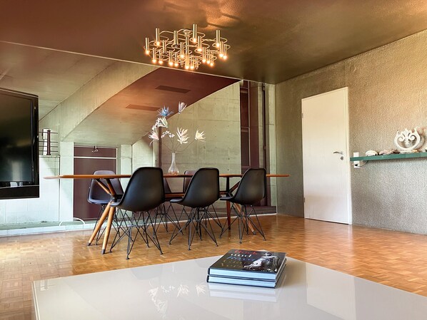 Grosses Designer-Wohnzimmer/Esszimmer mit über 40 qm