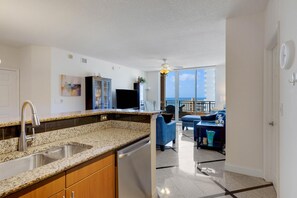 2 BR Monthly beach condo Miami (6931)