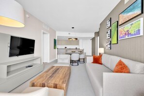 Ocean Views 2BR on 30th floor Miami (6484)