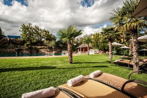 Hotel Ground