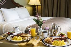 Food, Plate, Pottery, Furniture, Table