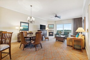 Home Decor, Furniture, Table, Dining Room, Dining Table