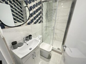 This photo represents the bathroom inside the flat 