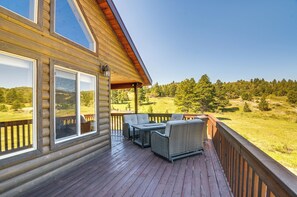 Wraparound Deck | Outdoor Dining Set | Gas Grill