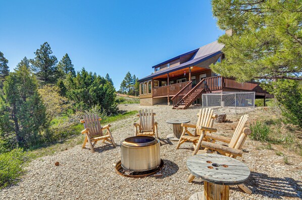 Alton Vacation Rental | 3BR | 3BA | 2,268 Sq Ft | Stairs to Access