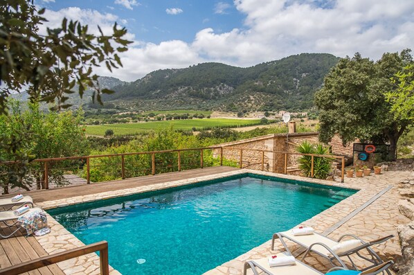Mountain house with swimming pool in Mallorca