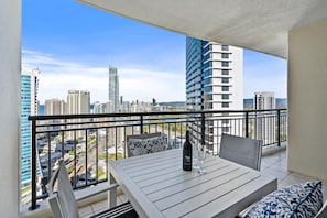 Time to relax, unwind and enjoy spectacular views of the river and city
