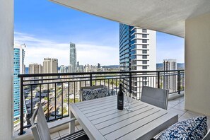 Time to relax, unwind and enjoy spectacular views of the river and city