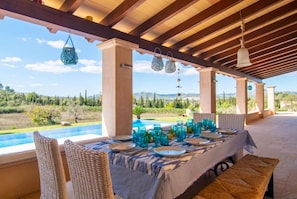 Outdoor dining