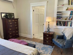 Bedroom with king bed *no washer/dryer*unit 2 of 5 *stairs to get in*